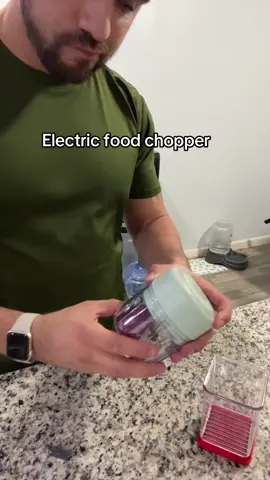 This electric chopper was so quick!! It’s going to make life so much easier in the kitchen!  #electricchopper #foodchopper #kitchengadgets #kitchenessentials #food 