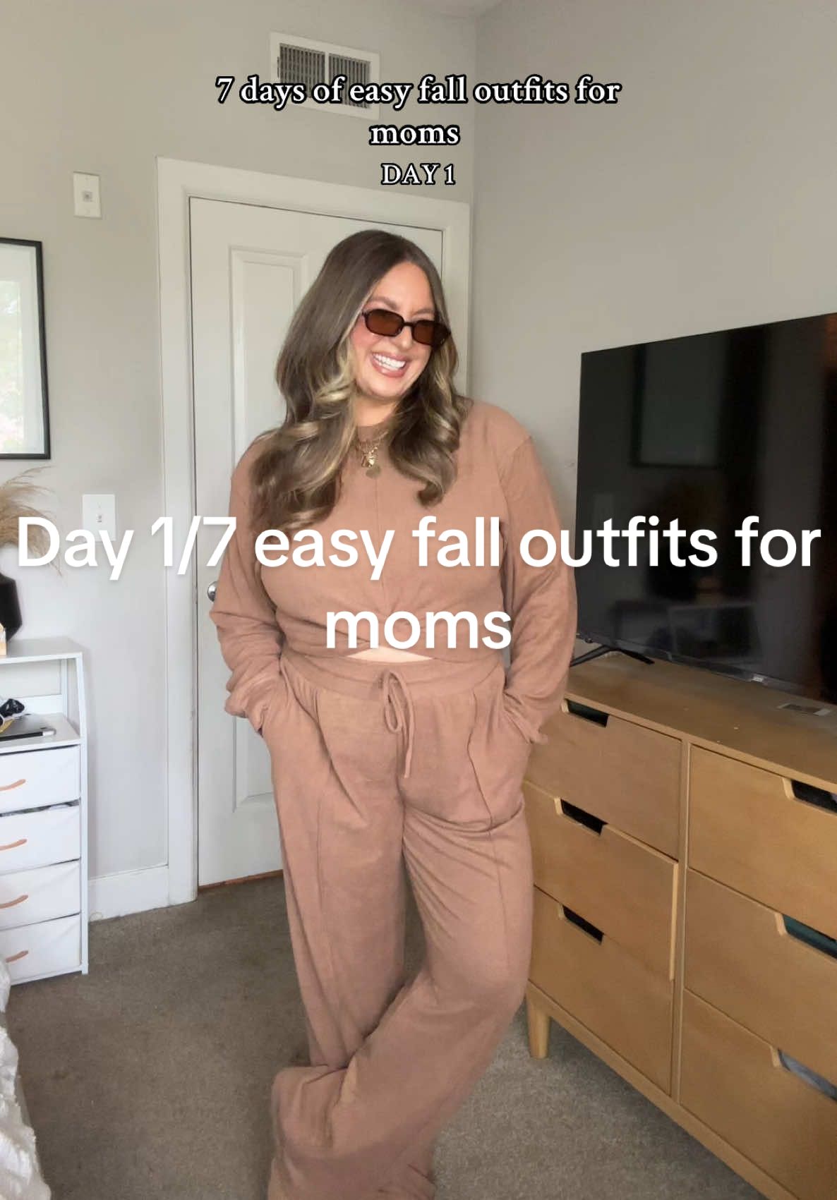 Easy fall outfits coming right up! This set is SO soft and cozy 🤎 #falloutfits #fallstyle #fallfashion #MomsofTikTok 