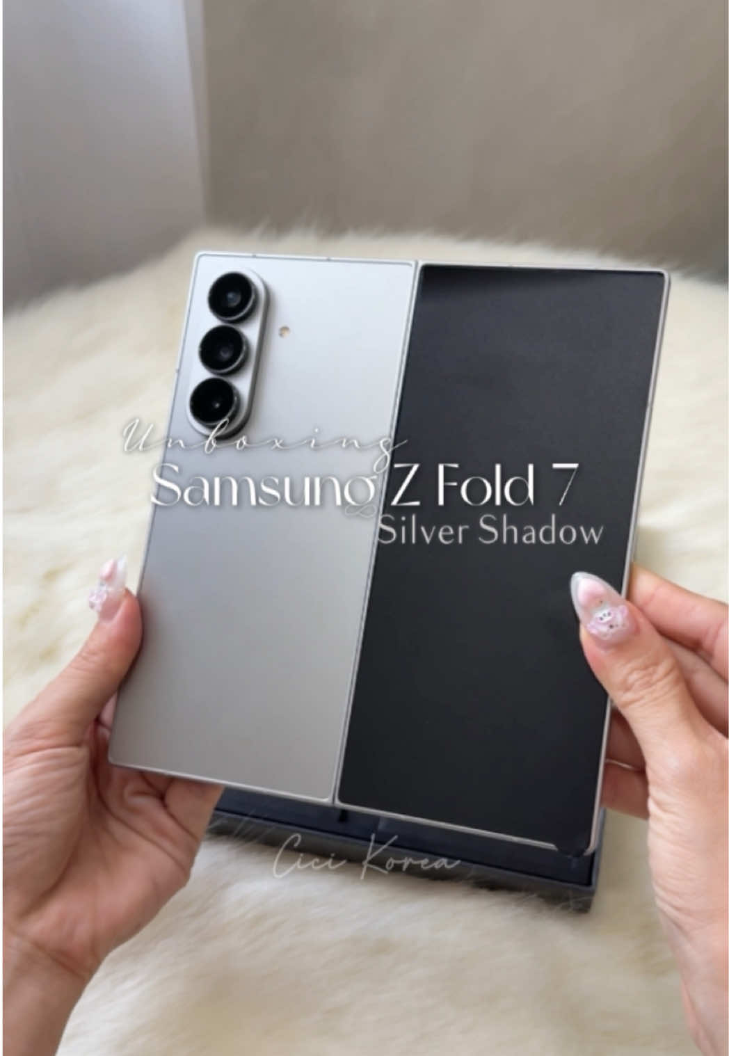 Unboxing the newest Samsung Z Fold 7🥹🫶🏻  #CicidiJakarta #unboxing #samsung #ZFold7 #Casetify 