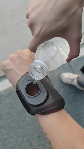The wrist water bottle.#fyp #waterbottle #runningtips #sportbottle #tiktokmademebuyit 