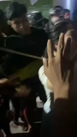 Kota Makassar kembali rawan busur panah' kodong seorang perempuan terkena busur saat hendak ingin makan bakso,