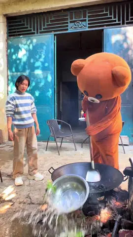 Don't worry about cooking rice but sit here livestreaming...😂😂😂#funnybears #gaulay #gaulaygiban #gaulaythanhgaulieu #gaulaytiktok #gaulaytroll #gaulayyangho #gaulaymatngau #gaulaytrollgaixinh #trendingvideo #trendingtiktok #pippibear #muddybears #muddybearstreettroll #teddybear #teddybears #funnybear #gaulayjiban #gaulayloi #fyp