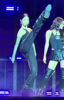 Kazuha has insane aura #lesserafim #kazuha 