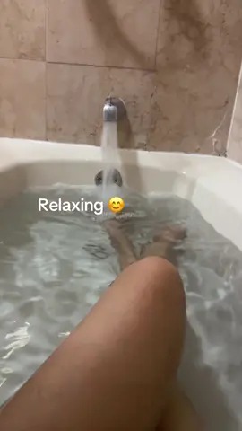 Feel so relaxing at my 🛀 #lifeinguam🇬🇺 #newjourneybegins❤️ #keepsmilling😊 #fyp😊 #2025 