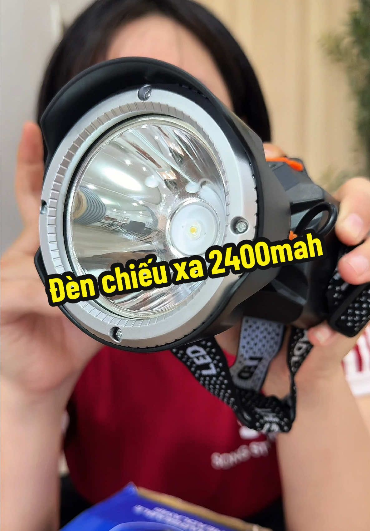 Đèn chiếu xa 2400mah #denpin #denchieusang #denchieuxa #nabeodaily 