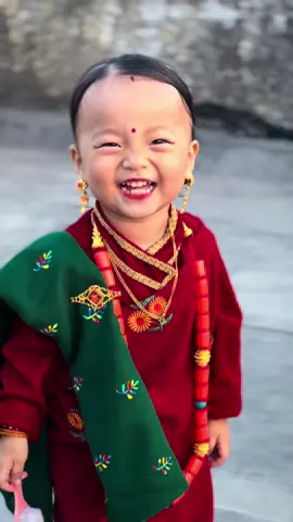 #CapCut Maya ko vaigo maijharo vuiisori hajur sewaro 🙏🥰 Evangelina 🌻🐥 #gurungni_❤️ #gurungsong🥰 #lungilover💚 #🇮🇳 @Rojan Pallabi💙 @pramila Magar❤️🦋  @OSRDigital 