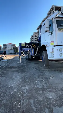 Kaldırdım kafayı gökyüzü bizimdir👍#keşfet #craneoperator #demir #fypage #vinçoperatörü 
