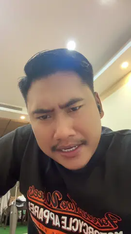 ឈប់បានឈប់ទៅពូម៉ៅសុំ😂😂