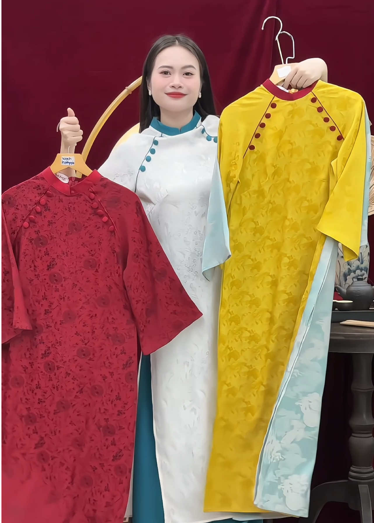 Lựa màu phụ với em đi các chị iu ơi , áo dài nhà em lại về thêm rất nhiều tông màu đẹp độc lạ luôn ạ
