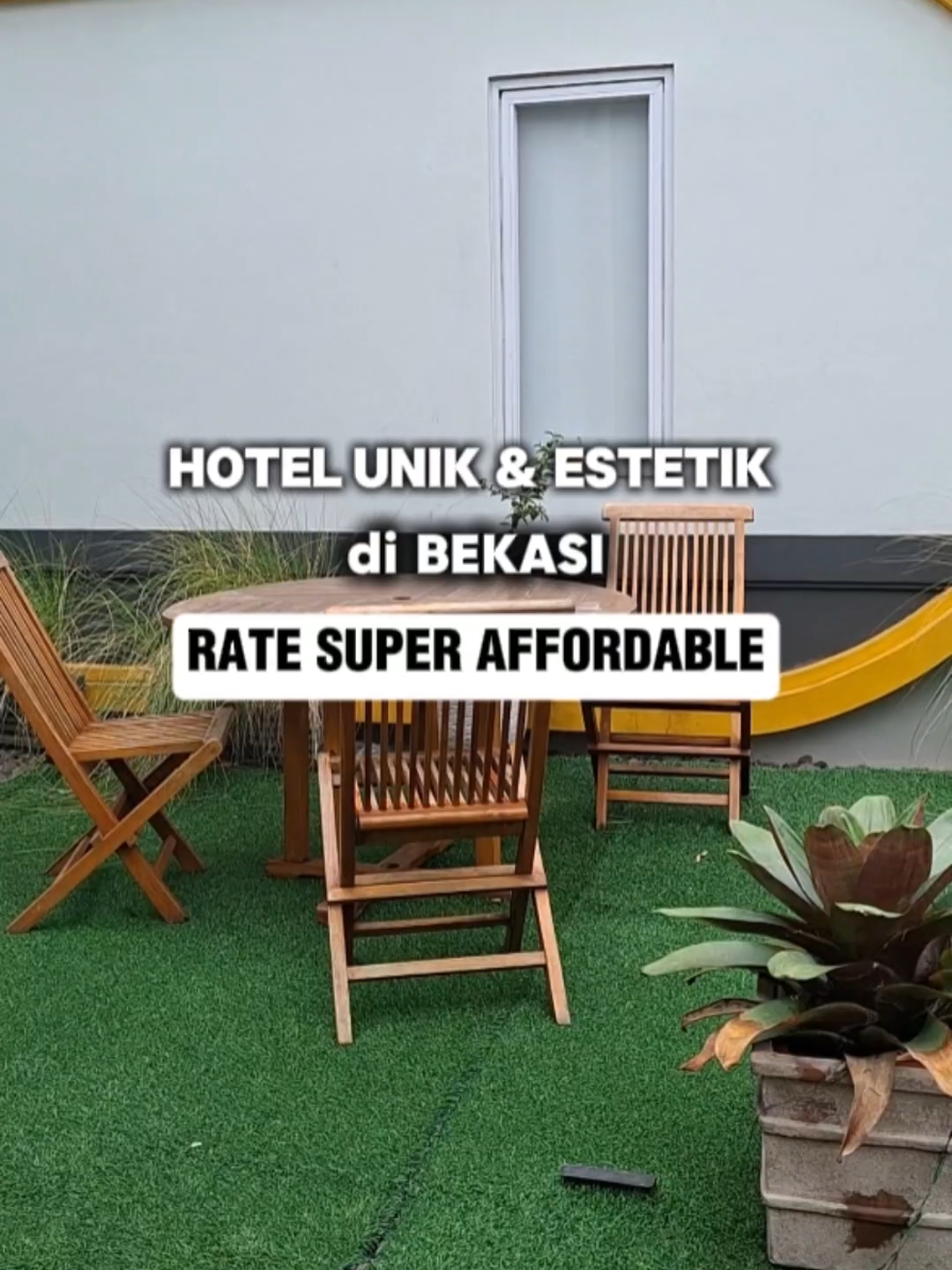 Hotel unik dan estetik di Bekasi yang ratenya super affordable , ini dia @sanshotelpesonabekasi .   Punya fasilitas seru, coffe shop yang kece dan desain kamar minimalis. Booking hotelnya lewat aplikasi RedDoorz aja karena lagi ada promo menarik dan dapetin harga yang super affordable. Yuk download aplikasi RedDoorz sekarang!!!  #REDTRAVELERS  #BerkeSANS  #promohotel  #hotelbekasi 