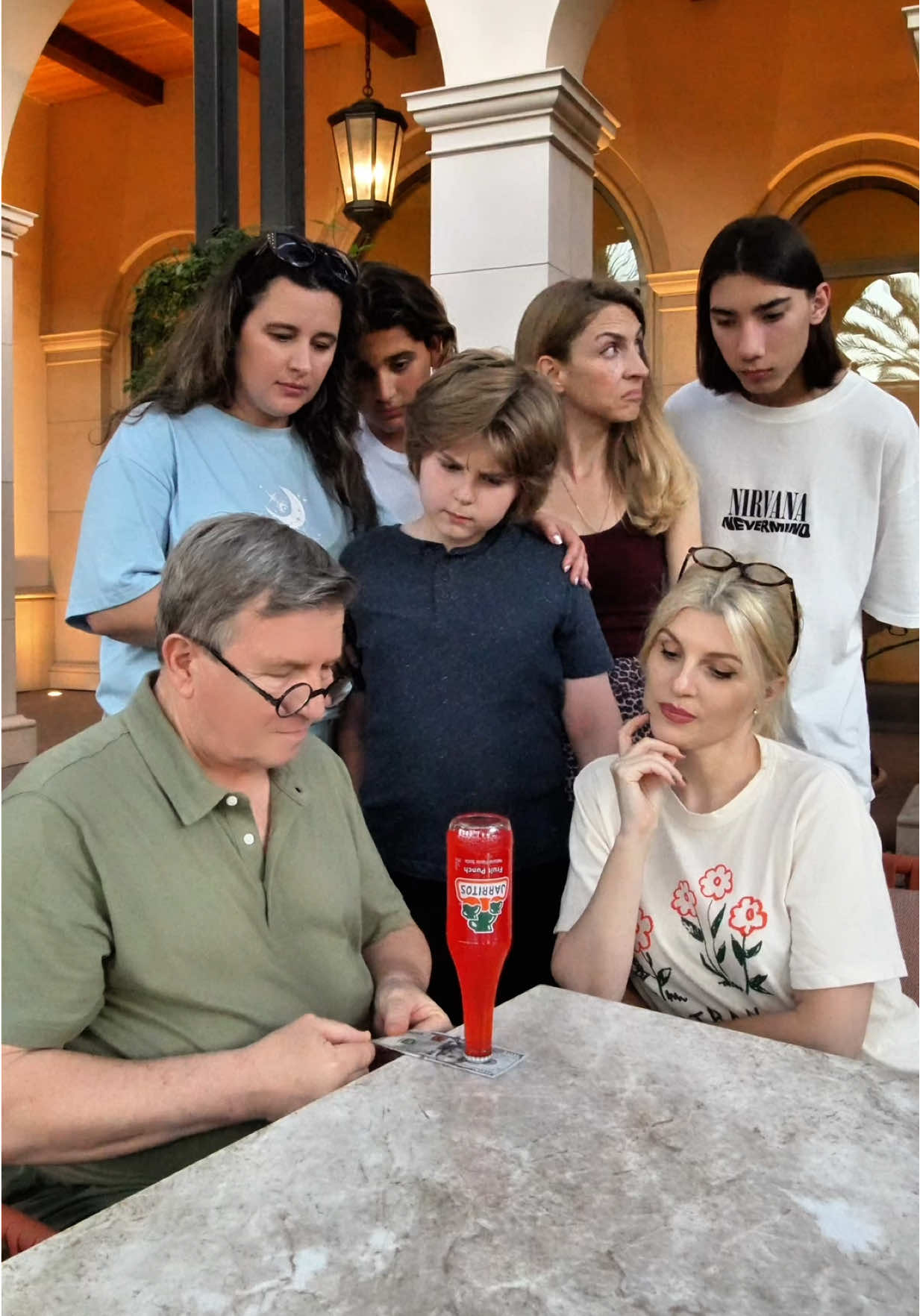 No way he can do this! 🤯💵 #funnyvideos #funny #funnyfamily #comedy #humor 