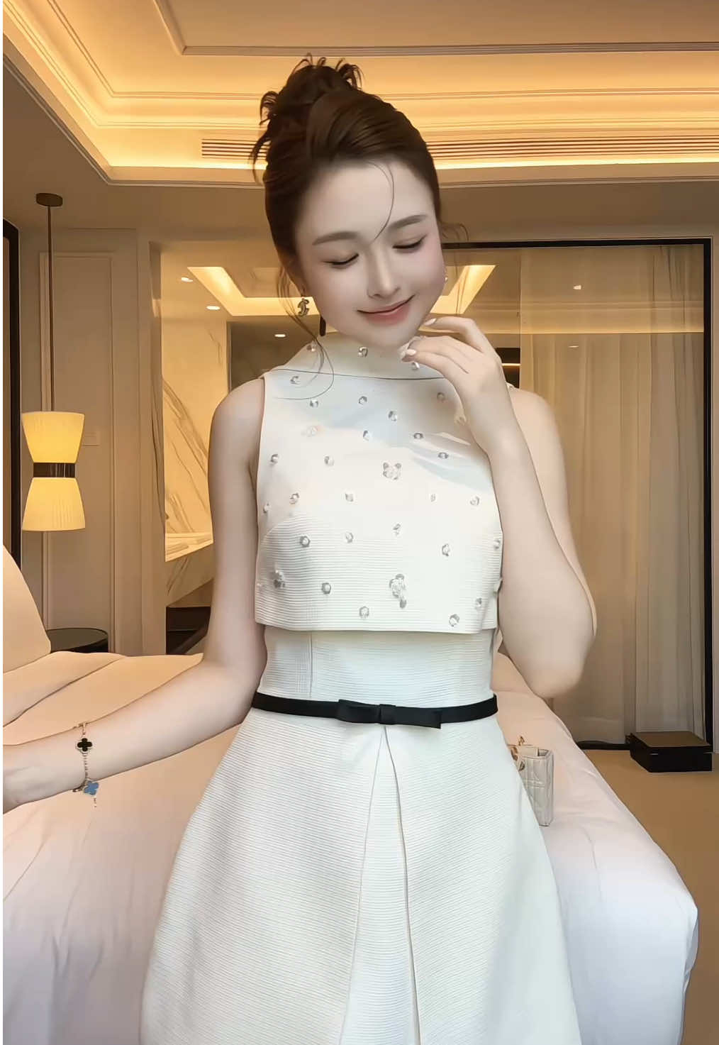 Điều duy nhất em có thể tin tưởng người khác... là khi họ nói em xinh đẹp 🤩 KD328 #khiet #damthietke