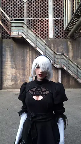 2B and her pup- I mean helper 9S = @Kinma ✨   #abcdefghijklmnopqrstuvwuxyz  #nierautomatacosplay #2b #fyp #9s 