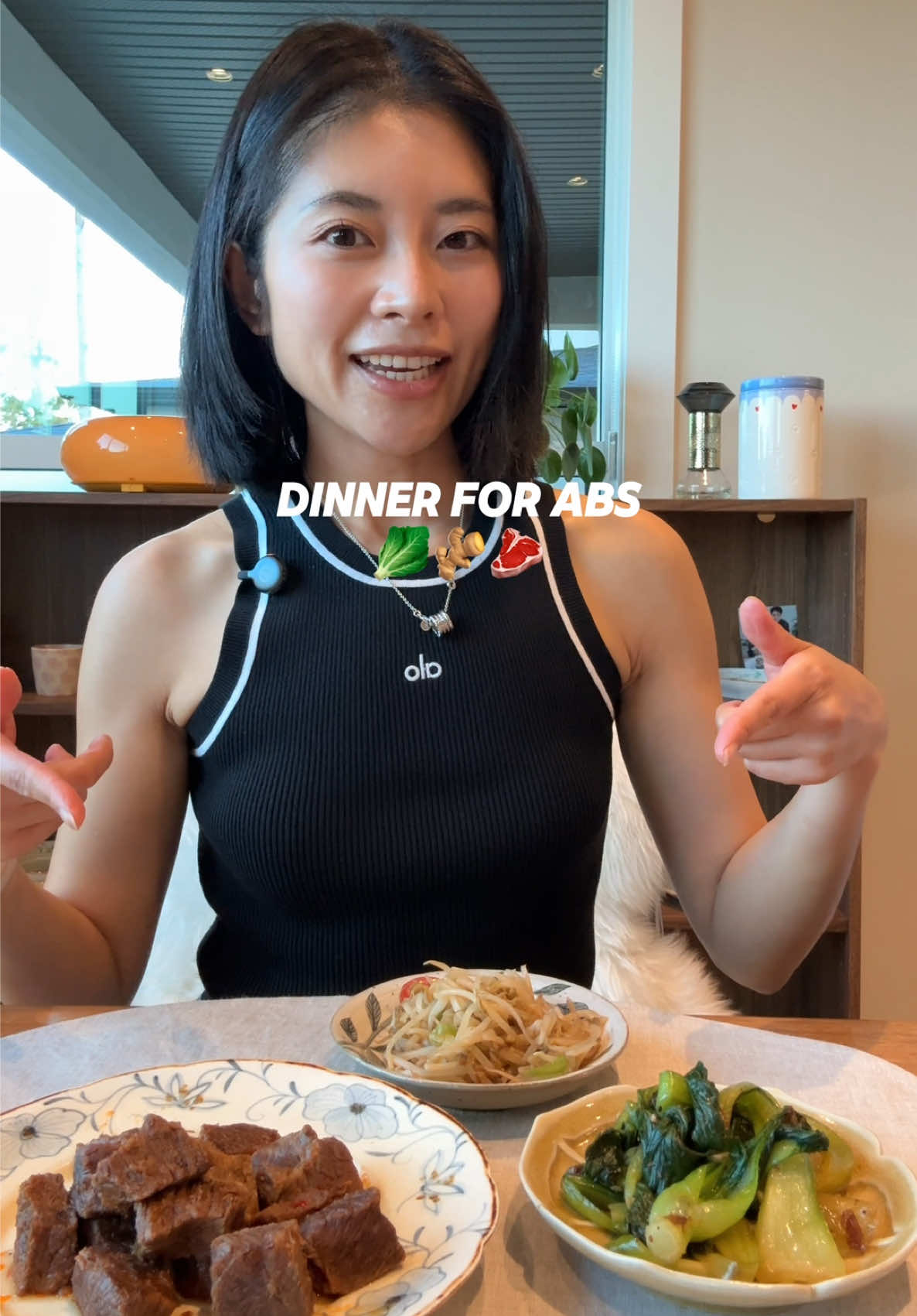 Dinner for abs tonight 💪 I kept it simple but balanced — 150g of beef stew for my protein, some stir-fried bok choy, and a side of bean sprouts. Together this plate comes to about 450 kcal, 32g of protein, 20g of fat, and 11g of carbs. High protein, light carbs, and loaded with fiber from the veggies — exactly what I need to fuel recovery and keep my abs on track without feeling deprived. Small consistent choices like this add up big over time. #whatieatinaday #eatforabs #highproteinmeals #healthydinnerideas #fitnessjourney 