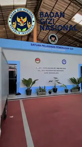 Tugas SPPG (Satuan Pelayanan Pemenuhan Gizi) adalah untuk menyiapkan dan mendistribusikan makanan bergizi gratis bagi kelompok rentan, seperti siswa sekolah, demi mewujudkan program gizi pemerintah, seperti Program Makan Bergizi Gratis (MBG).  LINK PENDAFTARAN MELALUI DI BIO PROFIL  #mbg #lapangankerjaindonesia #loker #lokerindonesia #sppgratis 