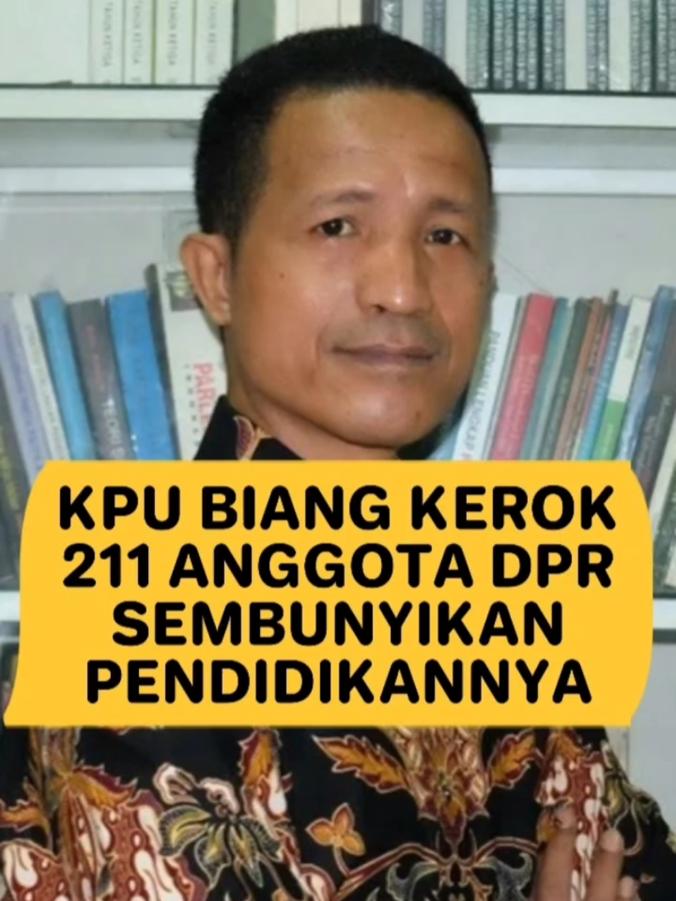 KPU kok malah jadi BIANG KEROK ketertutupan? 🤔 Bayangkan, 211 anggota DPR RI menyembunyikan latar pendidikan mereka… Lucius Karus (Direktur Eksekutif Formappi) sudah bilang: Kalau nggak mau datanya dibuka, ya MENDING TIDAK USAH MENDAFTAR! 💥 #dpr #kpu #pemilu #transparansi #informasi 