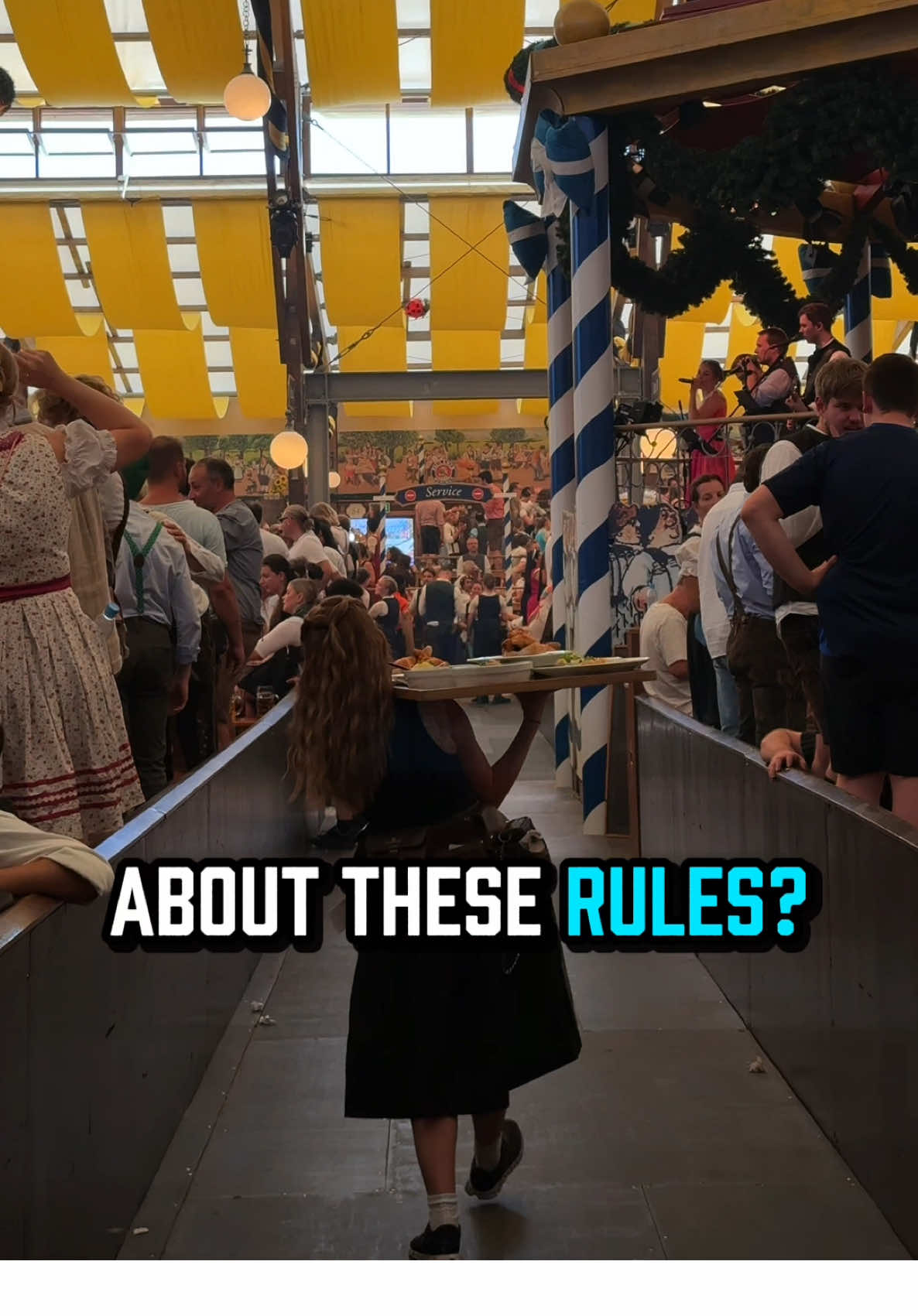 Danes razkrijem zanimivo pravilo, ki ga pozna le malo ljudi. 🪢 Na Oktoberfestu način, kako ženska zaveže predpasnik, nosi poseben pomen. Ste vedeli za to tradicijo? 🇩🇪✨ #Oktoberfest #Munich #Tradition #Bavaria #CultureFacts