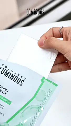 ผิวโทรมไม่ใช่ปัญหา 💆‍♀️ แค่แผ่นเดียวก็ Bright & Glow ได้! Luminous Brightening Facial Mask หน้าใสฉ่ำวาวแบบสาวโซล ไม่จกตาแน่นอน 💖 #Luminous #COLORKEYFacialMask #COLORKEYLuminousBrighteningFaceMask 