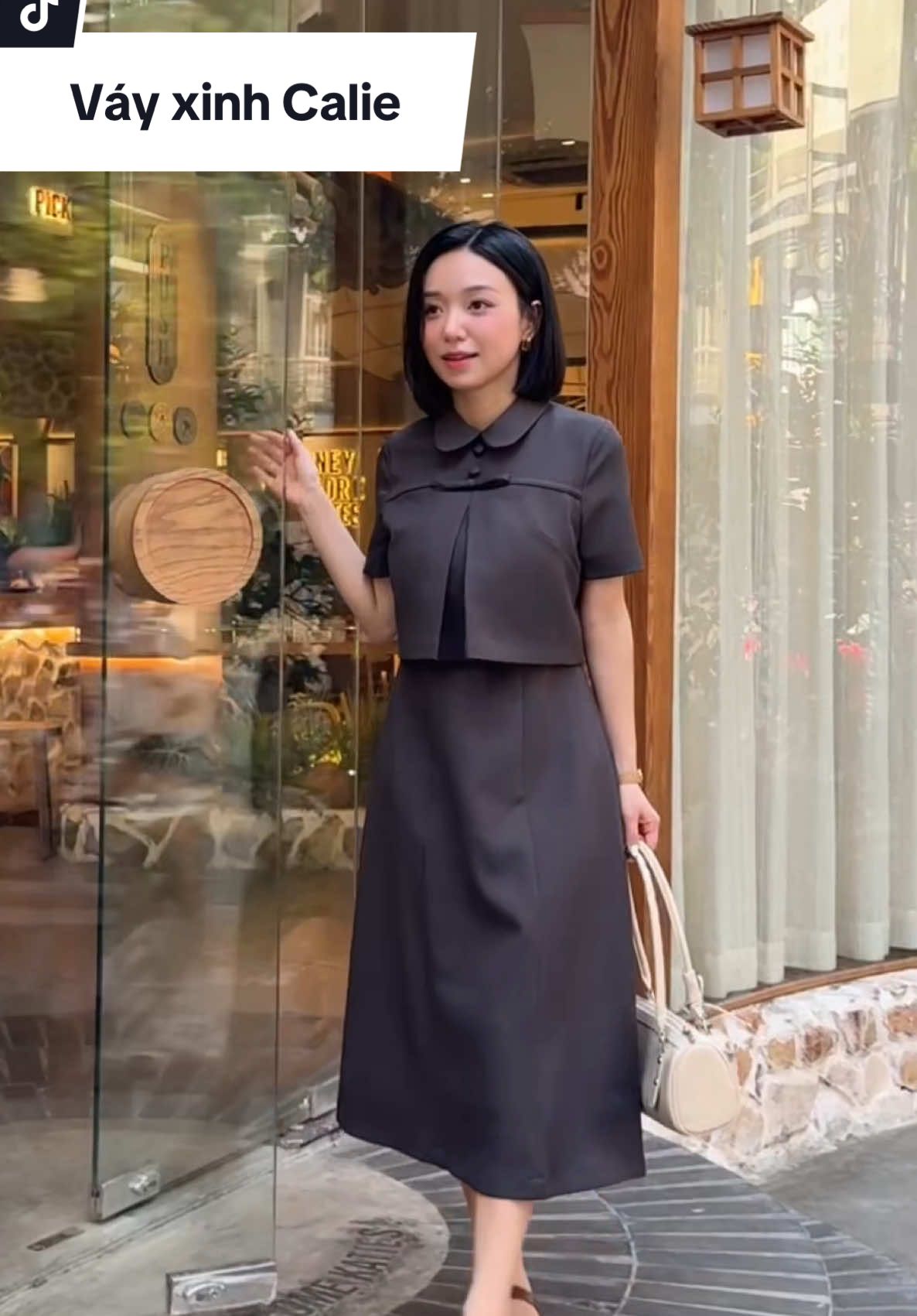 Hồi mới ra trường đi làm chỉ ước ao mua được mấy chuếc váy nhà @Calie.vn giờ hông làm vp nữa mình mặc đi cafe hihi #calie #SilentSound #vaycongso #vaythietke #vayxinh 