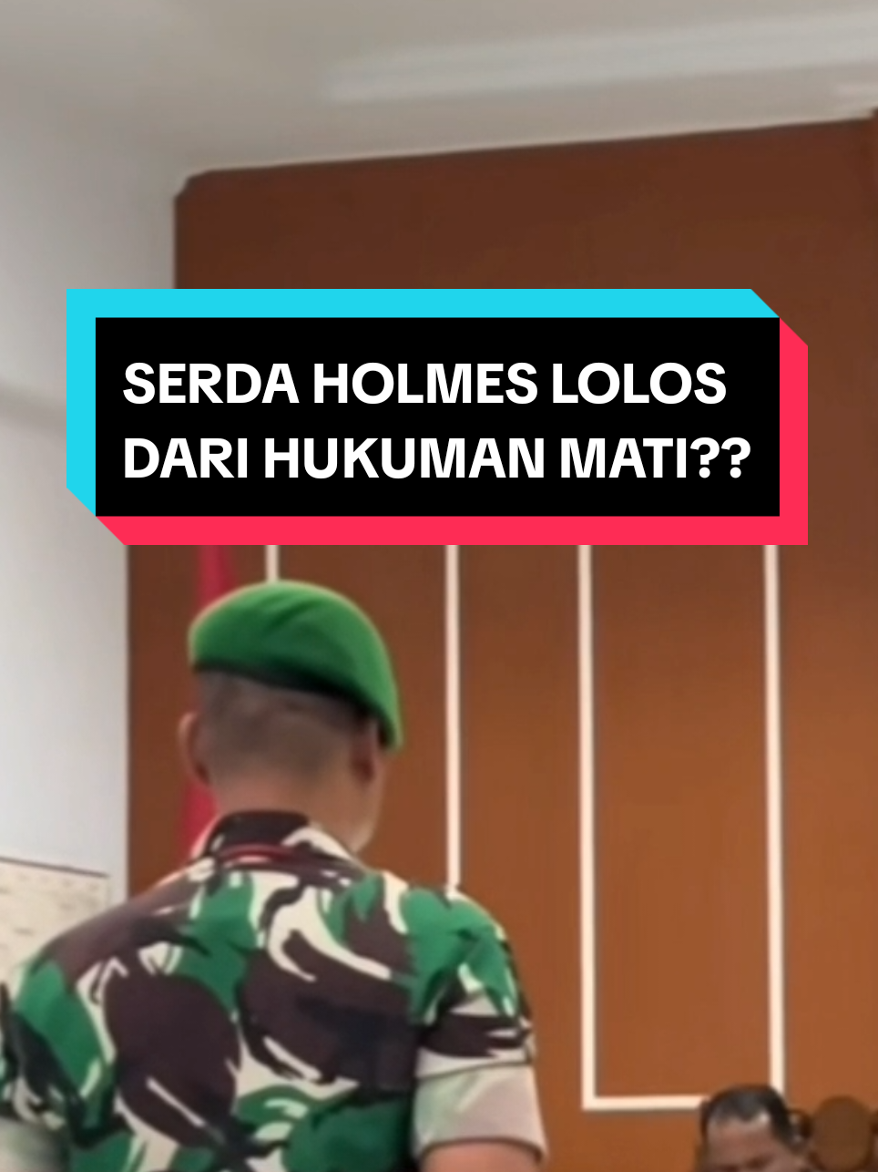 Pengadilan Militer I-02 Medan menjatuhkan vonis 13 tahun penjara kepada Serda Holmes Sitompul dalam kasus pembunuhan mantan prajurit TNI, Andreas Sianipar (44).  “Memidana terdakwa oleh karena itu dengan pidana pokok penjara selama 13 tahun. Pidana tambahan dipecat dari dinas militer,” kata Ketua Majelis Hakim Mayor Wiwid Ariyanto dalam persidangan di Medan, Senin (22/9/2025). #serdaholmes #tni #tniindonesia🇮🇩 #kodambukitbarisan #polisimiliter 