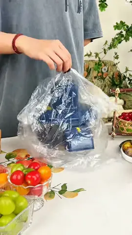 The kitchen gadget of 2025 that you've definitely never seen.#GrapePeeler #tiktokmademebuyit#kitchengadgets #KitchenHacks #amazonfinds #satisfying