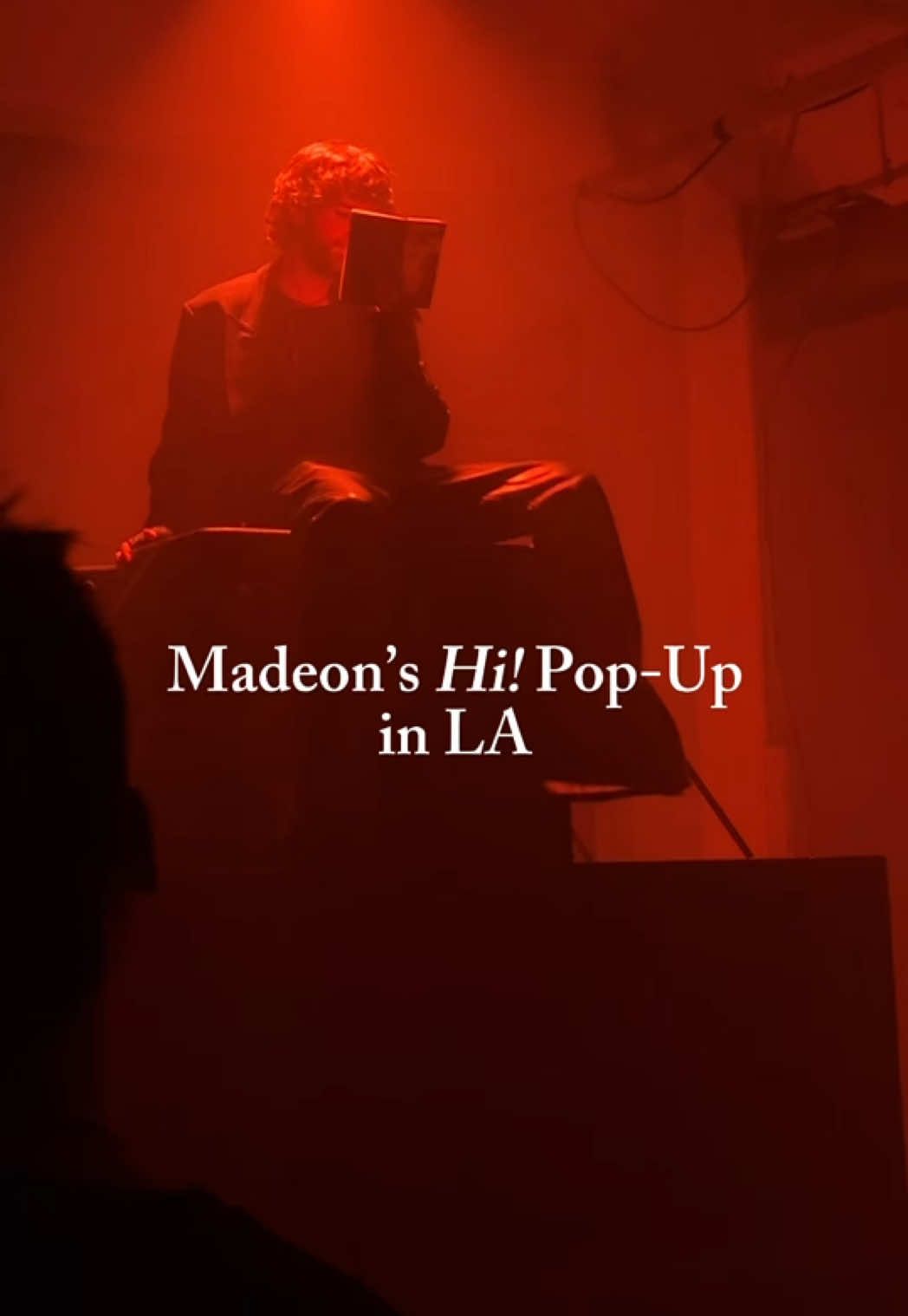 New @Madeon era loading (lots of reading happening here) #madeon #madeonpopup 