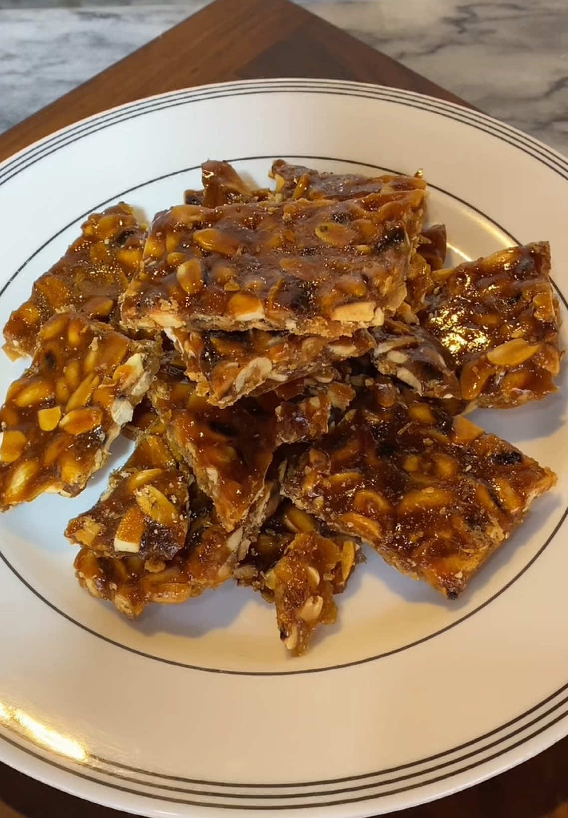 Peanut Chikki😋 #khandesifoods #asmr #shorts #tiktokfood #foryouu 