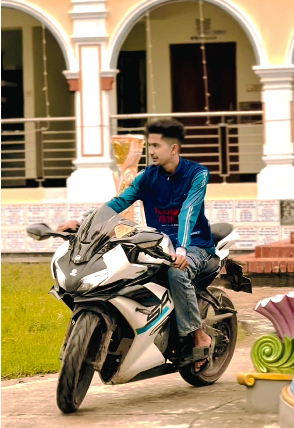 Only Bhojpuri song is real🌚🌝🤍❤️‍🩹. #shovonshuvo #faridpur #ফরিদপুইরা🙋 