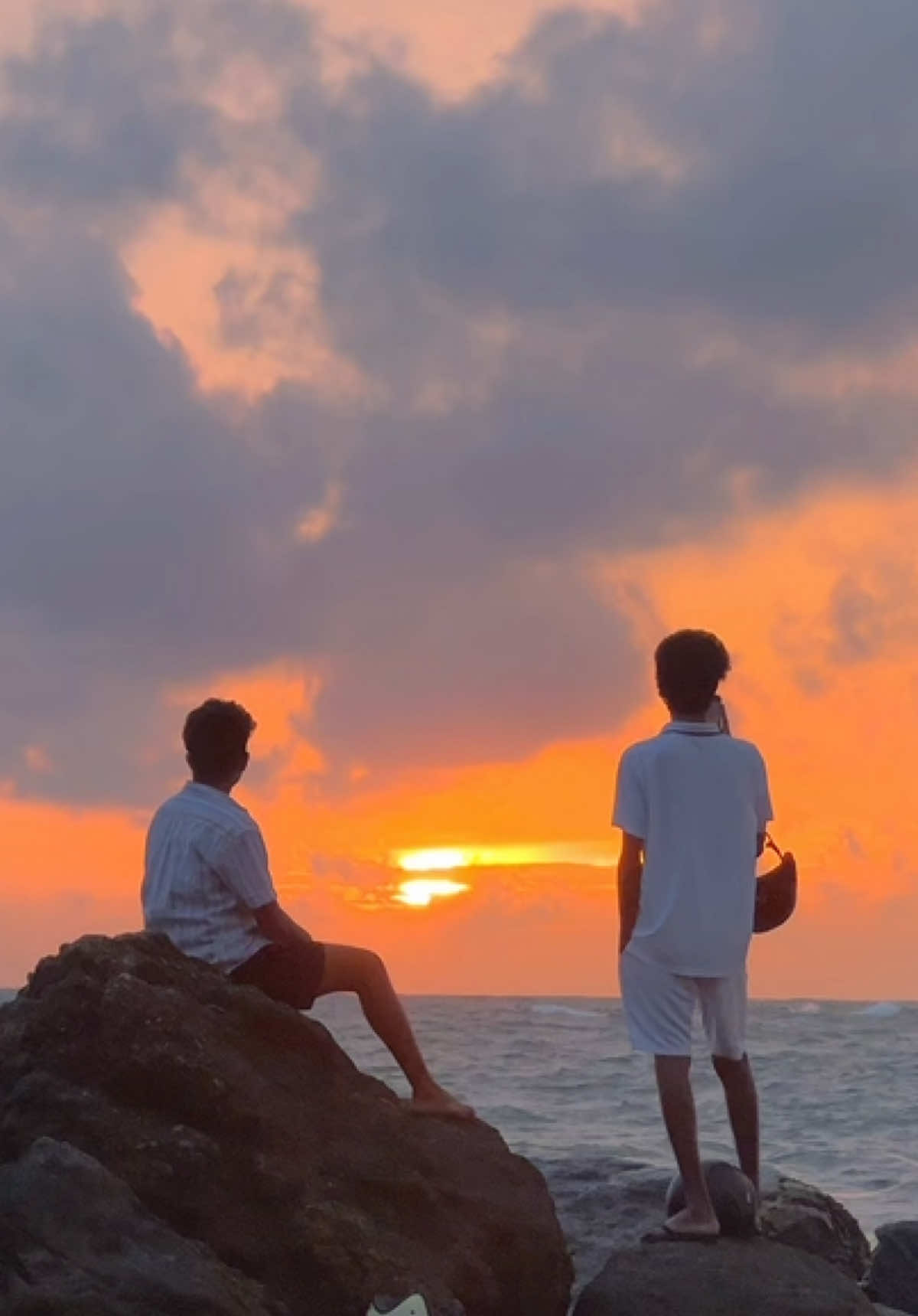 sunset බලන්න ආස යාලූවාව mention කරගෙන යන්න...🤍#foryou #fyp #sunset #sunsetlover 