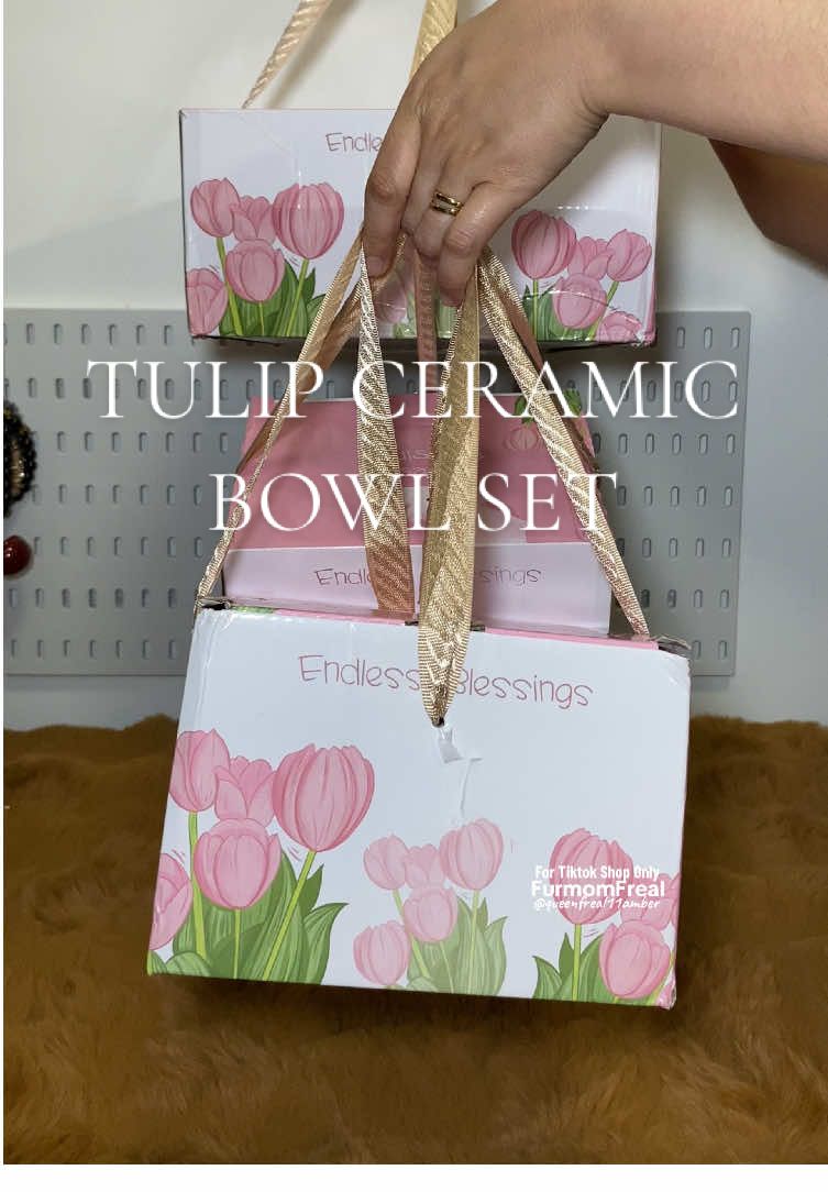 I love the design ng Ceramic Bowl Set na to and yung Packaging ang aesthetic miii! Tulip Style Design Ceramic Bowl Set #ceramicbowlset #bowlset #tulipceramicbowlset #giftideas #souvenir 