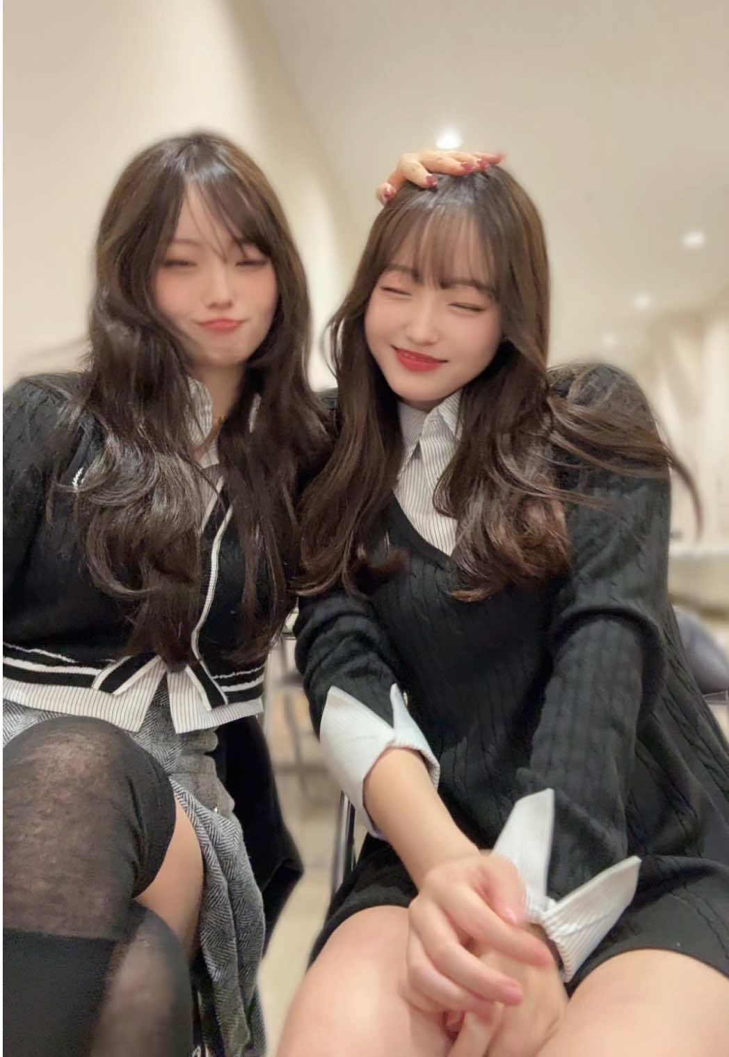 よしよしされちゃった#双子 #じゅんゆな #httpi @ゆうな♊️👯유나@じゅんゆな♊️👯준나유나 @httpi_official 