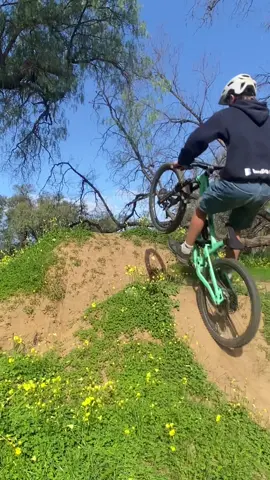 Bring back the Commencal?? Half sui i guess #commencal #unlocklikes #fyp #viral #biketok @CalMc🏀🏉 @Tarkyn Ralphs @Ricey1508 