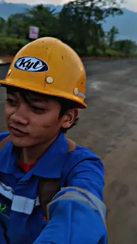 #fyp #CapCut #helmkuning 