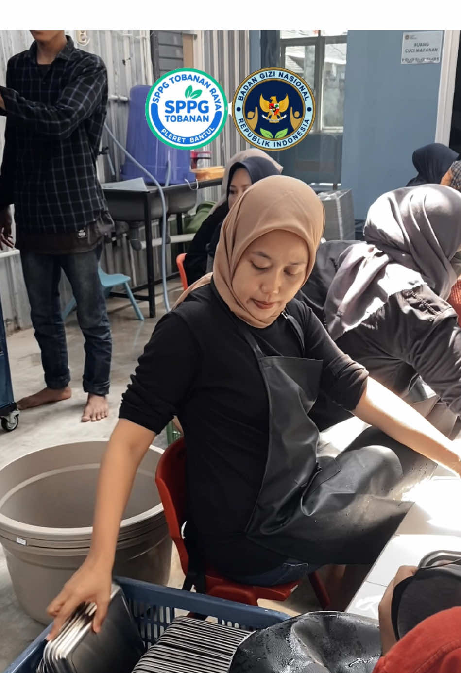 Sebelum trial cuci-cuci dulu best #menujuindonesiaemas2045 #sppgwonokromo #mbg #fypage #CapCut 