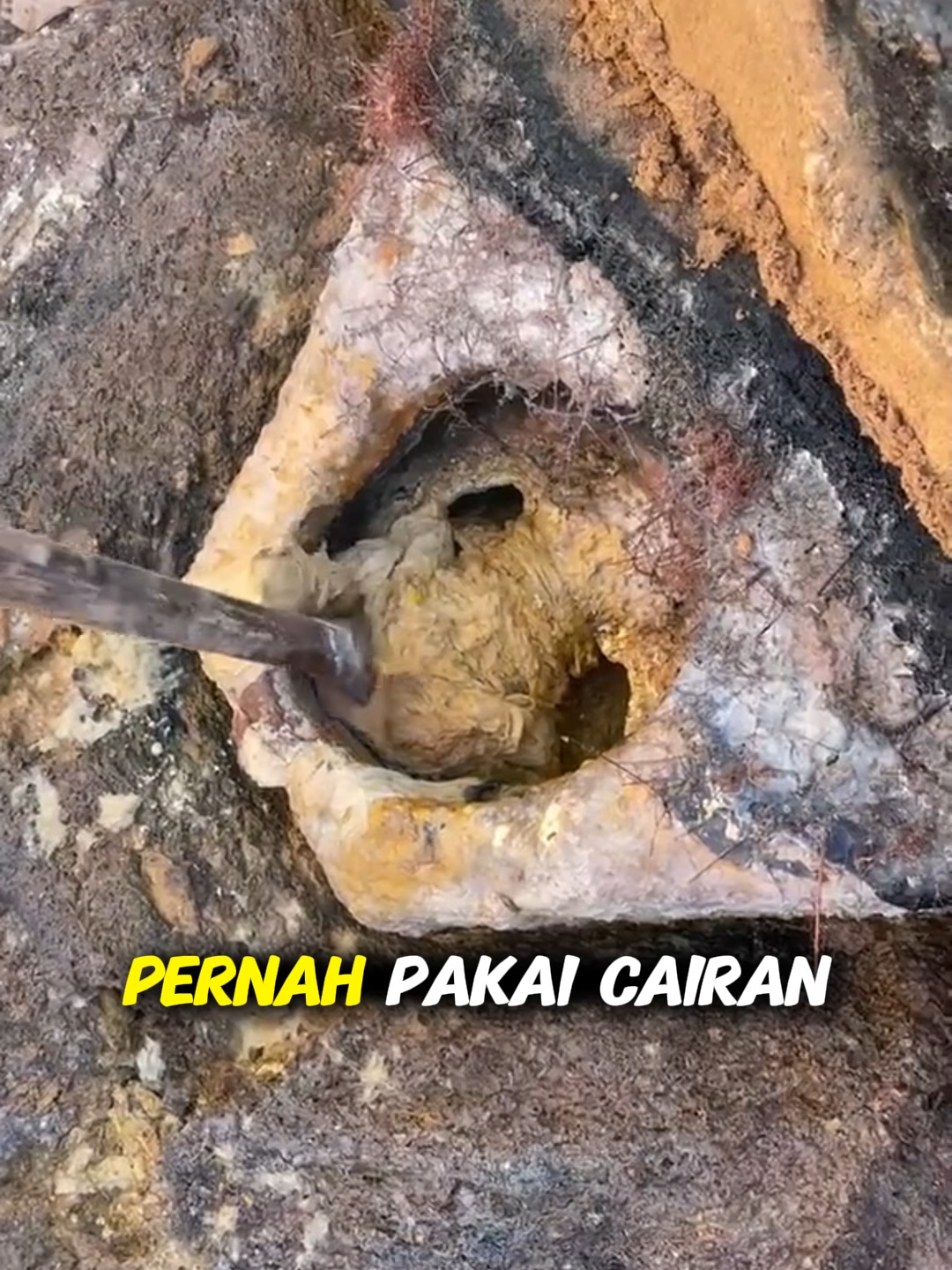 Minyak Dapur Susah Dibersihkan? Semua Jadi Mudah! 🍳🔥 #pipatersumbat #pembersihsaluran #pembersihpipa #pipamampet #plumbingtips #plumbingtools #satisfying