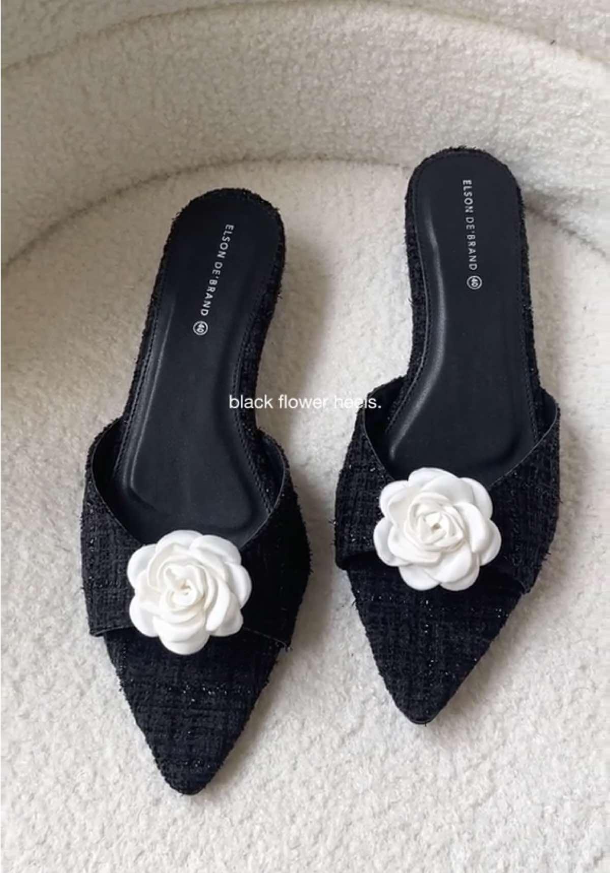 Bold. Beautiful. Blooming in black 🖤 #elsondebrand #walklikeaqueen #sandalwanita #localbrand #rekomendasisandal #heelswanita #rekomendasiheels #heelsmurah #dailyheels 