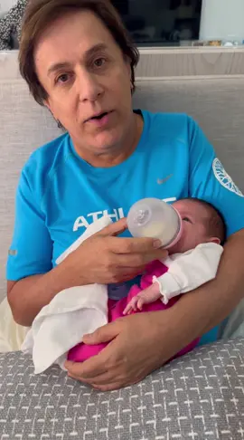 Comediante, Apresentador, Avô da Antonella.