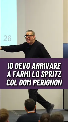 Partecipa GRATIS alla Conferenza Online per imprenditori, di 4 serate, dal 29 settembre al 2 ottobre dalle 21:00 alle 23:00: vai al link in BIO. Ora posso farmi lo spritz col Dom Pérignon, prima ordinavo il penultimo vino per non sembrare sfigato 🍾 Ricordo quando andavo al ristorante e dovevano pagare gli altri. Quando c'era da scegliere il vino, mai l'ultimo della lista (25€) perché sembrava tirchio - prendevo quello da 30-35€ per salvare la faccia. E pensavo 