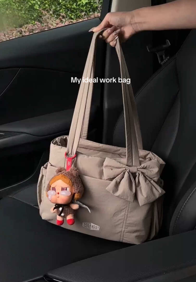 Pretty and practical,this bag is my ideal work bag💻☕️#bagsmart #workbag #whatsinmybag #shoulderbag #stylish 