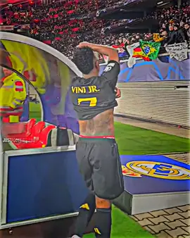 لحظات نادرة في كرة القدم 🤯🔥❓️#تيم_مصممين_المستديره💎 #كرة_القدم_عشق_لا_ينتهي👑💙 #تيم_عبودي_كريس🖤🔥 #تيم_اساطير_الدفاع_🔥👿 #fyp 