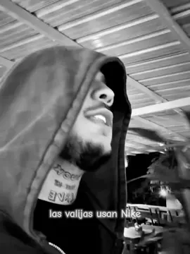 Una hombre sin amor no vale nada.                                                  @KRIS R #krisr 
