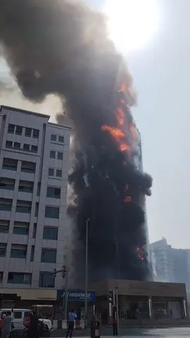 Al barsha 1 near the mall of the emarates fire 😵😯😱