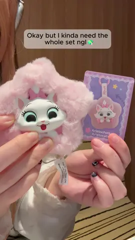 I opened one box and found Disney chaos 😭tell me who’s your bias!!#miniso #gift #blindbox #unboxing 