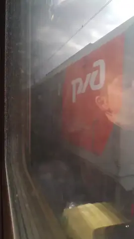 хозяйственный поезд с м62 и зелёной 2м62у подпишитесь пж моя цель 1000 подписот до 3 октября ну моё др