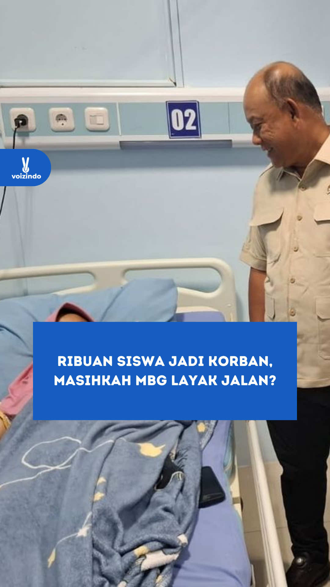 Program Makan Bergizi Gratis (MBG) kembali menuai kritik setelah ribuan siswa dilaporkan keracunan. Selain soal keselamatan, tata kelola yang lemah hingga beban APBN juga jadi sorotan. DPR pun mengusulkan agar sekolah diberi peran lebih dalam pengelolaan. Meski Istana sudah meminta maaf dan berjanji evaluasi, pertanyaan besar masih tersisa: layakkah program ini terus berjalan jika keselamatan siswa belum benar-benar terjamin? #voizindo #voizindomedia #mbg #makanbergizigratis #apbn 