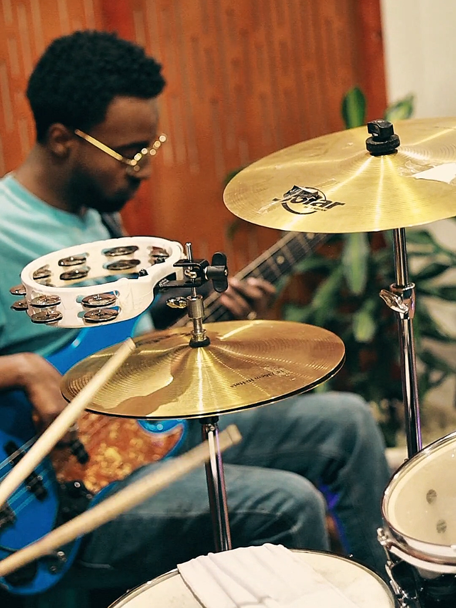 ባይተዋር አለማየሁ ሂርጶ  በ ደጋሽ Rehearsal With Gray Band  #ethiopian_tik_tok🇪🇹🇪🇹🇪🇹🇪🇹  #DegashStudio  #alex  #Music  #fyp 