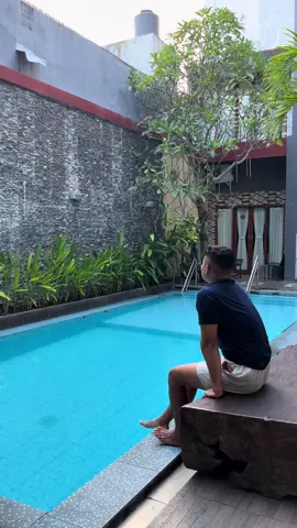 Stacation mewah cuma 200 ribuan di Kota Malang @RedDoorz Indonesia #REDTravelers #BukaSemuaPintu #RedDoorzID #reddoorzindonesia #staycationhemat 