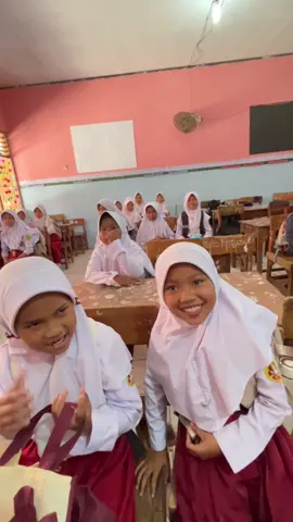 hanya hiburan jangan baper ya anak laki2🤭😅🤣#fyp#sekolah#masyaallah