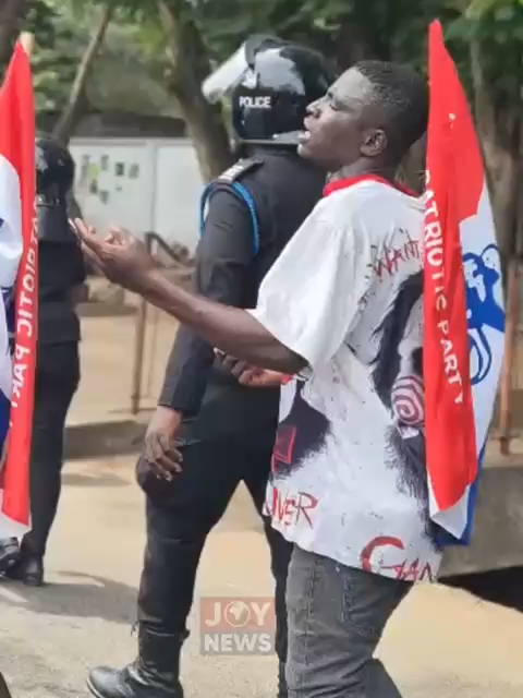 WATCH: Shocking voices from the #YɛnSuroAhunahuna protest. Young protestors cry out over the soaring prices of “red” and tramadol — a chilling reminder that Ghana’s #OpioidCrisis is far from over.  How long can the nation ignore this storm?  #JoyNewsFocus