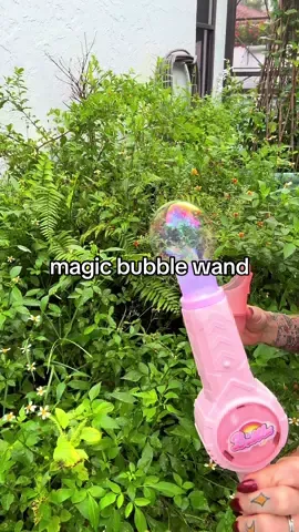Restock deal! ✨ The rechargeable Magic Bubble Wand makes bubbles that release a fun smoke effect when they pop! Safe for kids + perfect for parties, playdates, and gifts. 🎀 #magicbubblewand #kidspartytoys #bubblemachinetoy #funforkids #giftideasforkids
